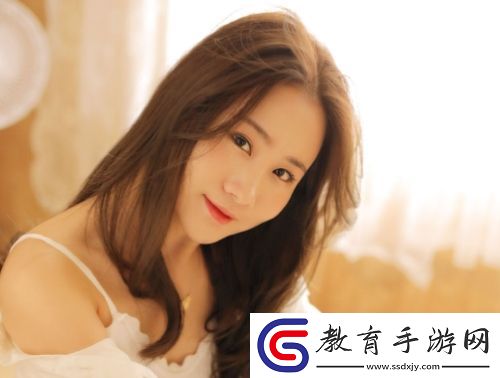 吹花嚼蕊弄冰弦多情情寄阿誰邊